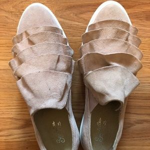 Cream Seychelles Woman Shoes size 6.5
